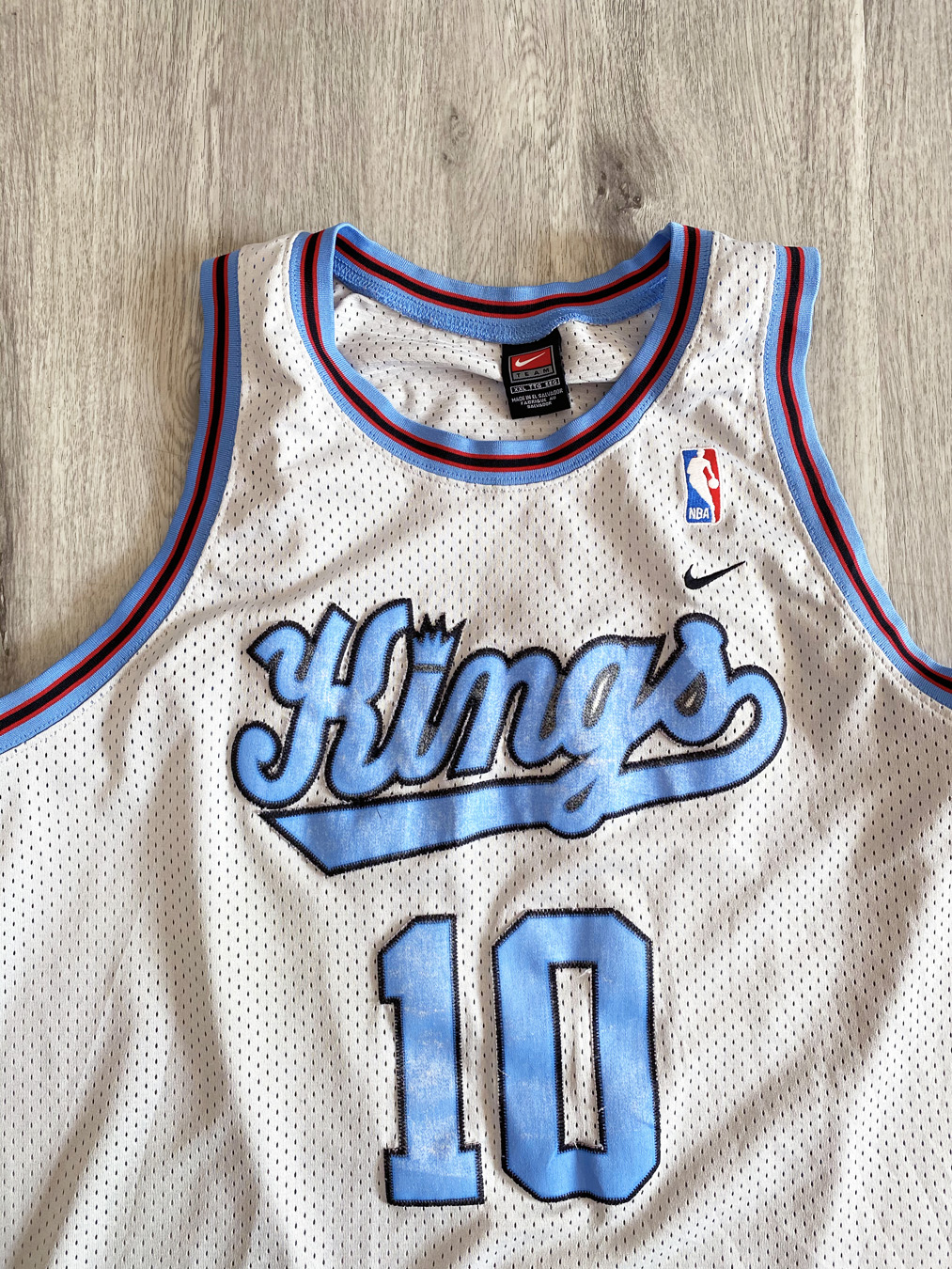 2000s Vintage Sacramento Kings Mike Bibby #10 Basketball Jersey – MIA  Vintage