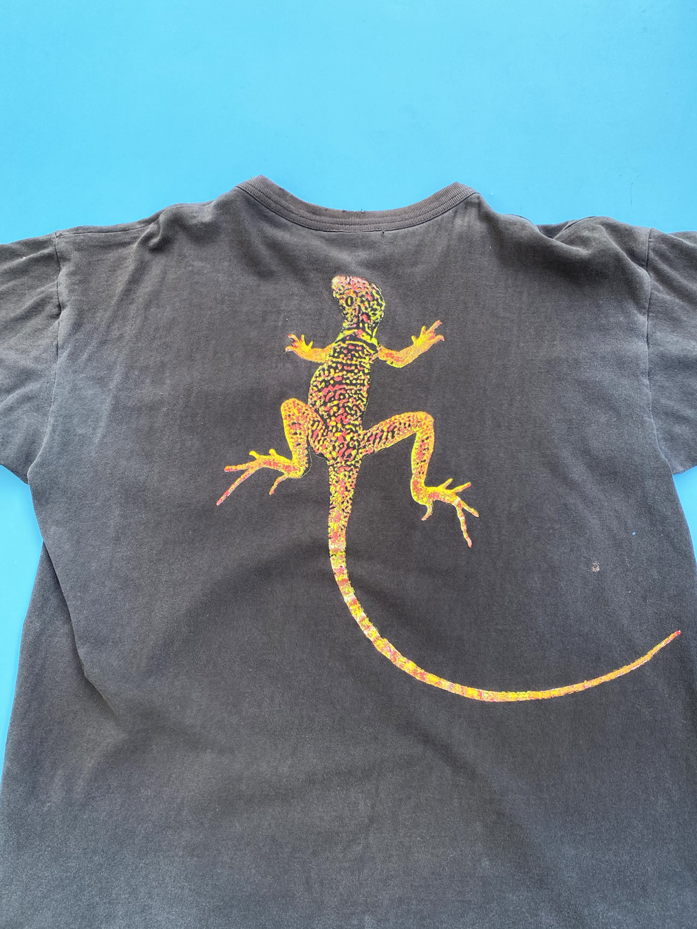 90s Marlboro Cigarettes Lizard Faded Pocket T-Shirt